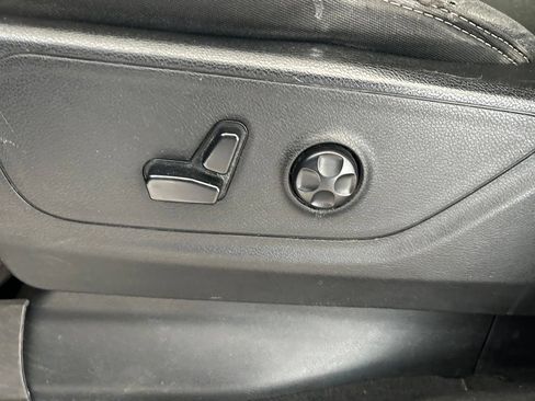 Used 2019 RAM 1500 Big Horn RWD image 39