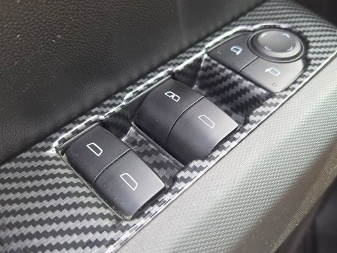 Used 2023 Chevrolet Colorado LT RWD image 24