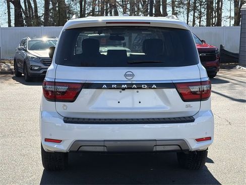 Used 2024 Nissan Armada SL w/ Captain's Chairs Package image 5