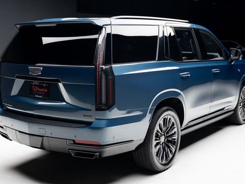 Used 2025 Cadillac Escalade Sport Platinum w/ LPO, ONYX Package RWD image 36