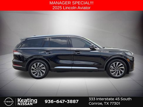 Used 2025 Lincoln Aviator 2WD image 2