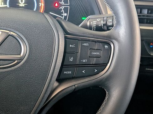 Used 2020 Lexus UX 200 w/ Accessory Package FWD image 16