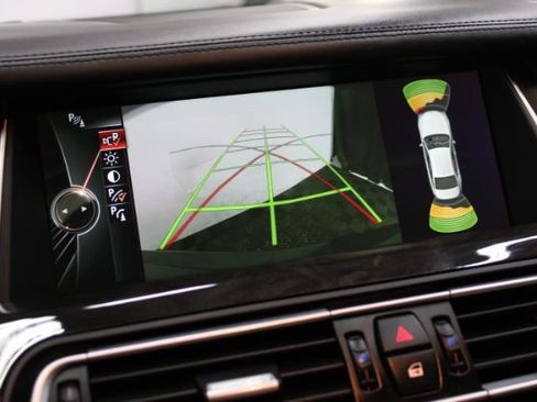 Used 2015 BMW 750Li xDrive AWD/4WD image 18