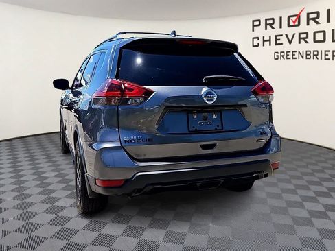 Used 2018 Nissan Rogue SV w/ Premium Package FWD image 7