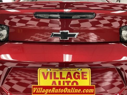 Used 2021 Chevrolet Camaro LT w/ Wild Cherry Design Package 1 RWD image 27