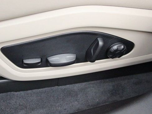 New 2024 Porsche Taycan image 19