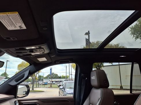 Used 2023 Chevrolet Tahoe High Country RWD image 35