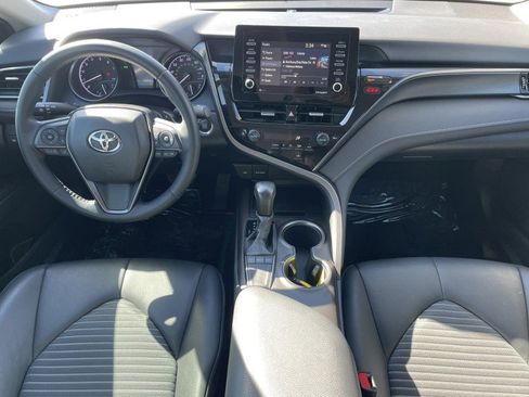Used 2022 Toyota Camry SE w/ Convenience Package image 13