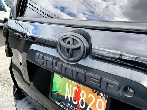 Used 2020 Toyota 4Runner TRD Off-Road AWD/4WD image 7