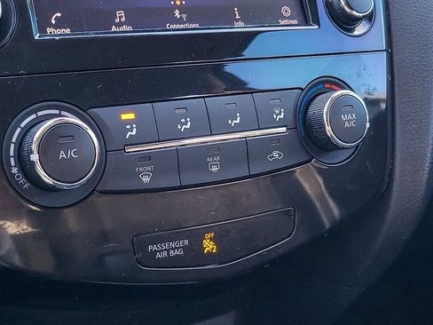 Used 2021 Nissan Rogue Sport S image 13