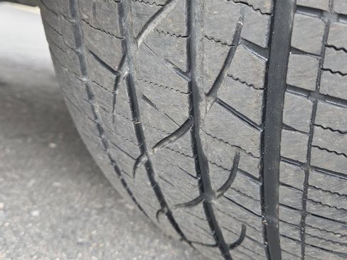 Used 2018 Jeep Grand Cherokee Limited image 34