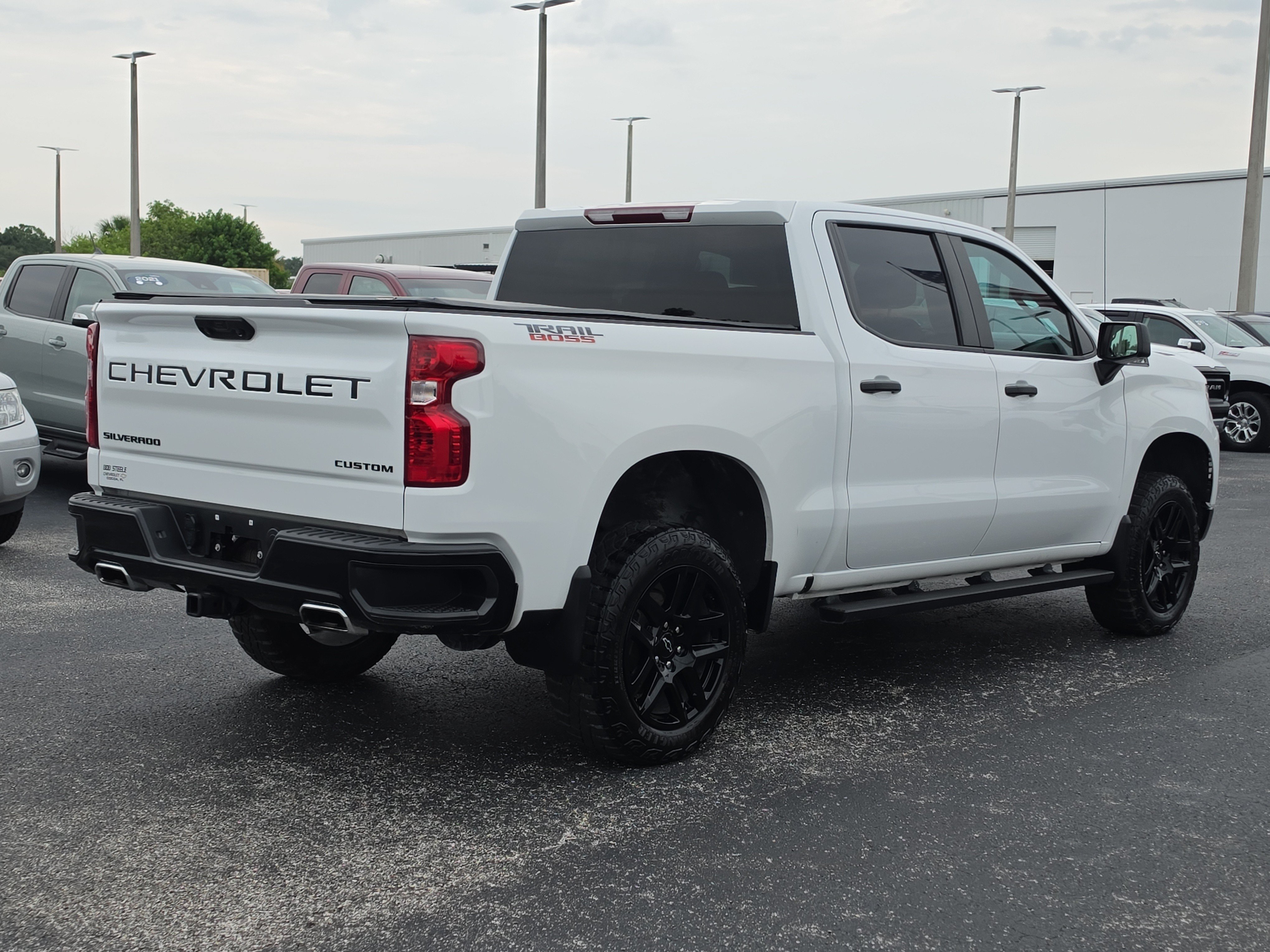 Used 2023 Chevrolet Silverado 1500 Custom Trail Boss w/ LPO, Dark Essentials Package AWD/4WD image 4