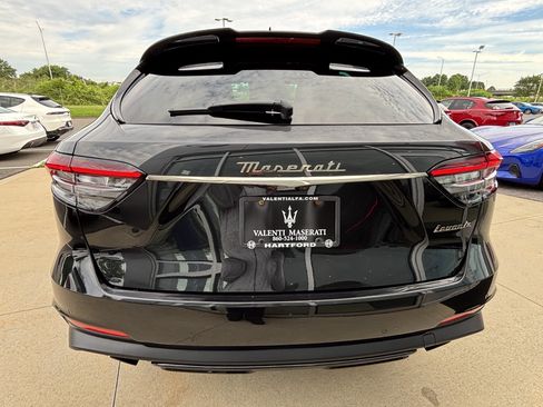 Used 2023 Maserati Levante Modena AWD/4WD image 6