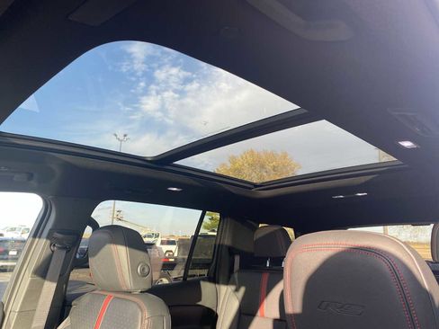 Used 2024 Chevrolet Traverse RS w/ LPO, Floor Liner Package image 28