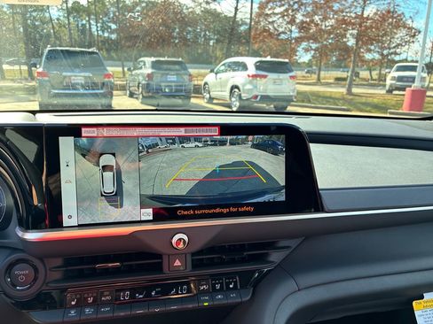 New 2025 Toyota Crown Signia image 20