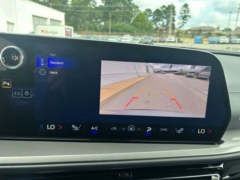 New 2026 Chevrolet Traverse LT w/ Midnight/Sport Edition image 7