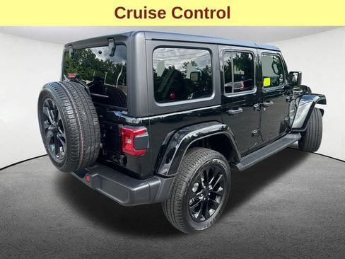 Used 2023 Jeep Wrangler Unlimited Sahara w/ Cold Weather Group AWD/4WD image 10