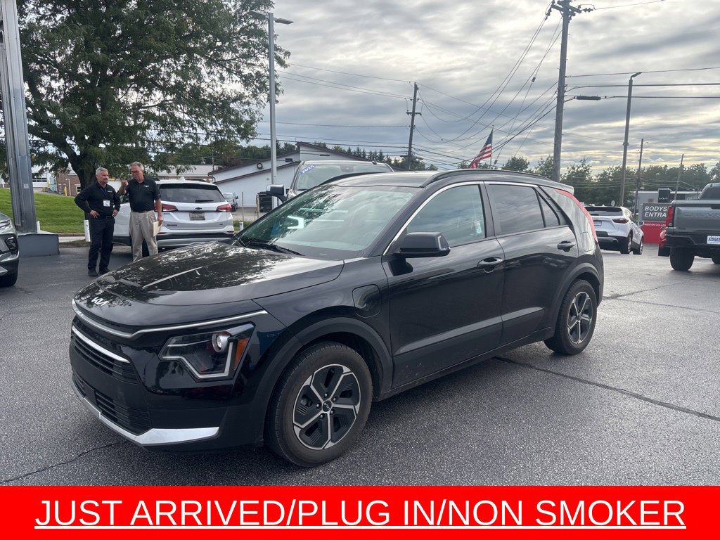 Used 2023 Kia Niro EX w/ EX Cold Weather Package FWD image 6