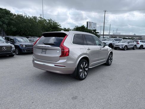 Certified 2023 Volvo XC90 T8 Ultimate w/ Lounge Package AWD/4WD image 6