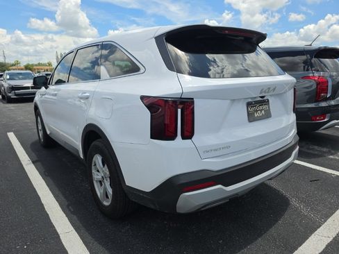 Certified 2025 Kia Sorento LX FWD image 14