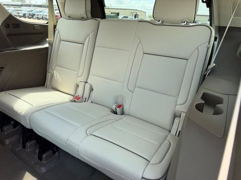 Used 2021 GMC Yukon Denali w/ Denali Premium Package AWD/4WD image 8