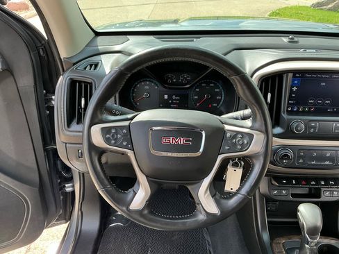 Used 2022 GMC Canyon Denali RWD image 14