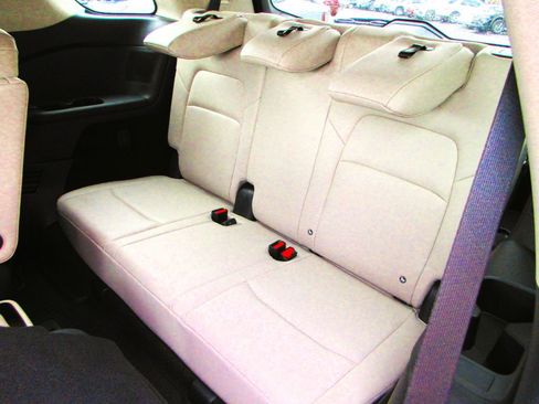 New 2026 Nissan Pathfinder SL w/ SL Premium Package image 9