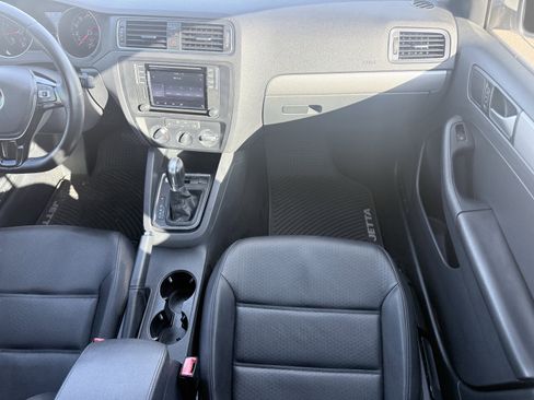 Used 2017 Volkswagen Jetta SE image 52
