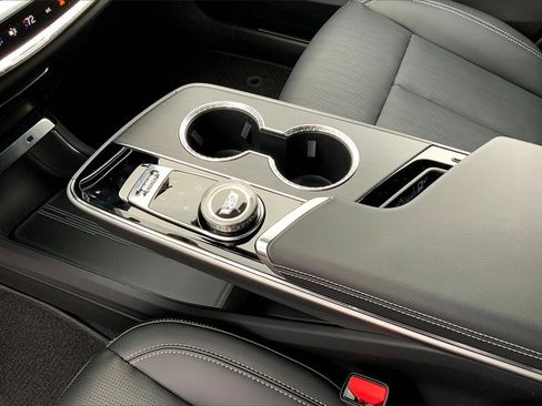 New 2025 Cadillac Lyriq Sport image 10