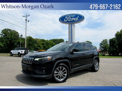 Used 2019 Jeep Cherokee Latitude Plus FWD image 1
