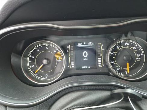 Used 2020 Jeep Cherokee Latitude FWD image 16