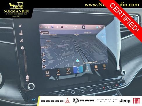 Certified 2024 Jeep Wagoneer Series II w/ Flexible Seating Group RWD image 9