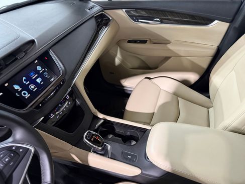 Used 2018 Cadillac XT5 FWD image 31