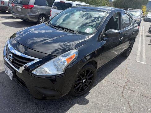 Used 2019 Nissan Versa S image 3