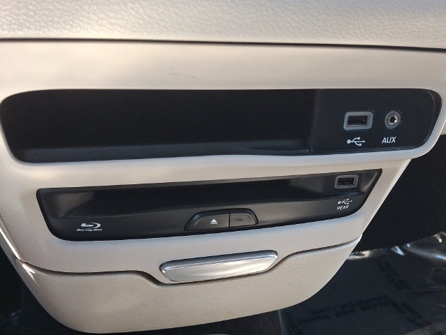 Used 2019 Chrysler Pacifica Touring-L Plus w/ Advanced Safetytec Group FWD image 21