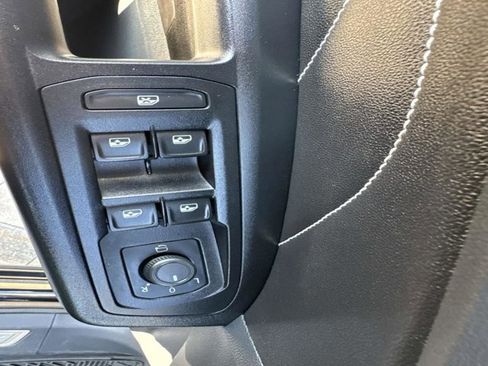 Used 2021 Volkswagen Atlas SEL Premium image 11