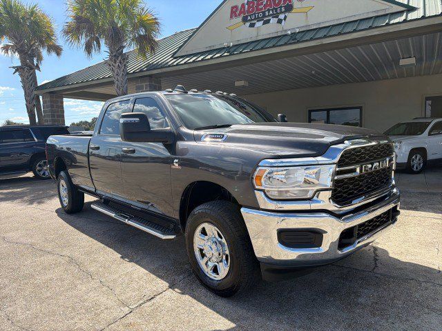 Used 2024 RAM 3500 Tradesman w/ Chrome Appearance Group AWD/4WD image 3