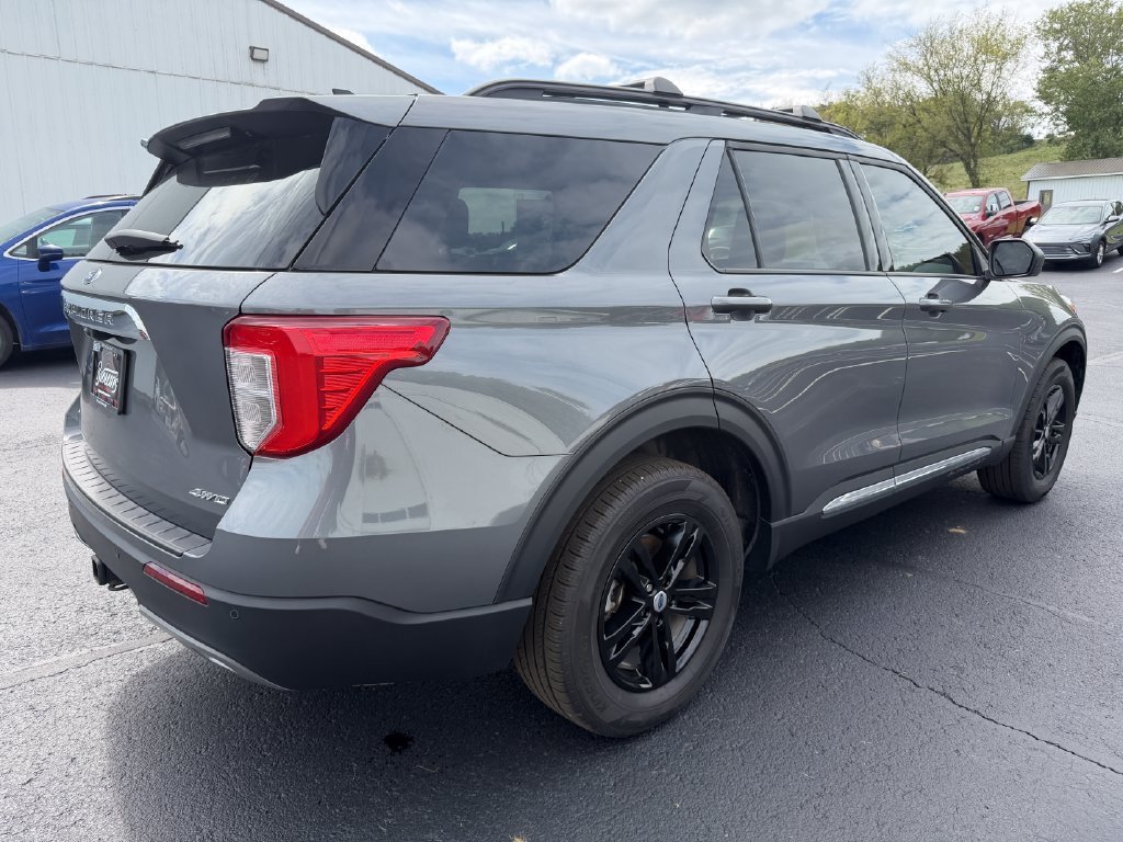 Used 2024 Ford Explorer XLT w/ Equipment Group 202A AWD/4WD image 5