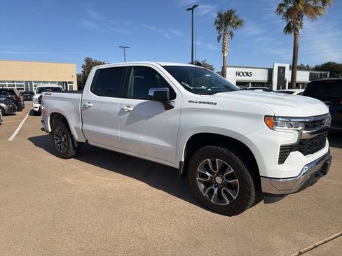 Used 2022 Chevrolet Silverado 1500 LT image 3