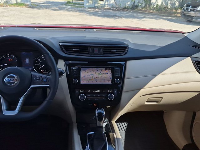 Used 2019 Nissan Rogue SV w/ Premium Package FWD image 18