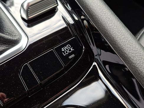 New 2026 Jeep Compass Limited image 10