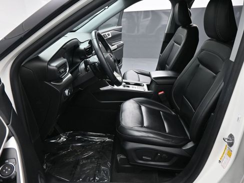 Certified 2021 Ford Explorer XLT image 9