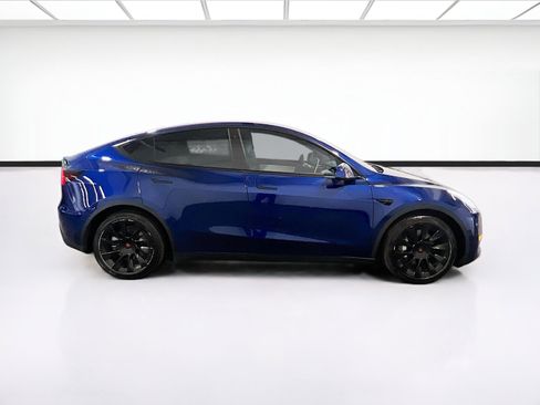 Used 2022 Tesla Model Y Long Range AWD/4WD image 23