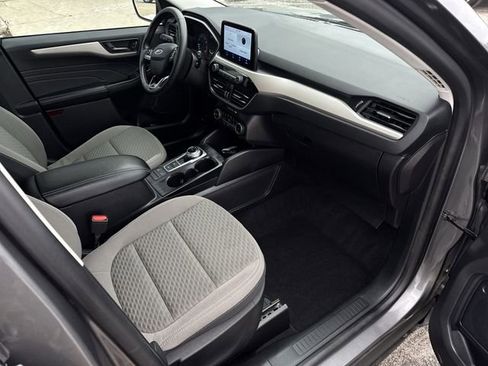 Used 2022 Ford Escape SE w/ Cold Weather Package FWD image 28