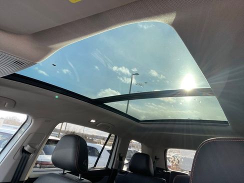 Certified 2025 Volkswagen Atlas Peak Edition SE image 25