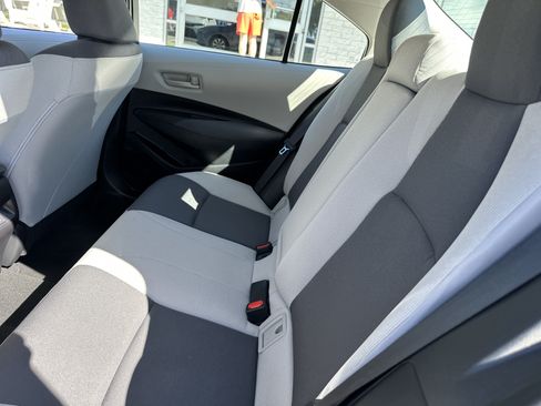 Used 2025 Toyota Corolla LE FWD image 12