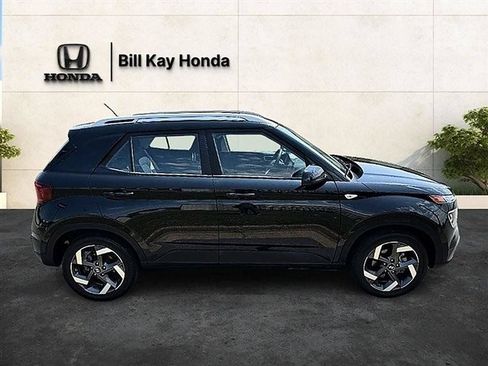 Used 2026 Hyundai Venue SEL FWD image 14