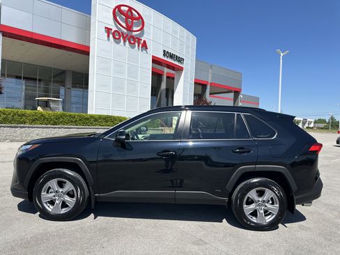 Certified 2025 Toyota RAV4 XLE w/ Convenience Package AWD/4WD image 4