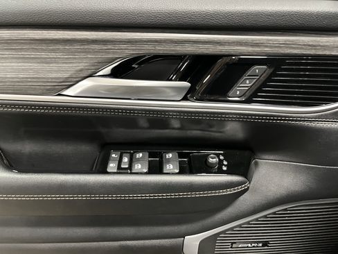 Certified 2024 Jeep Wagoneer Series III image 18