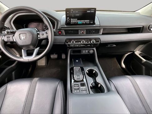 Used 2023 Honda Pilot Touring image 14